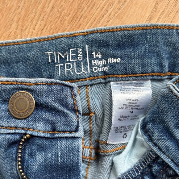 Curvy High Rise Jeans - Picture 2 of 3